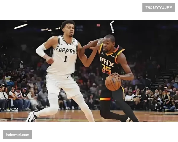 KD称赞阵容多样性助力球队 教练战术调整成关注焦点